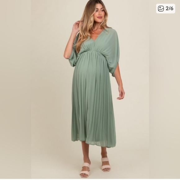 Elegant Green Maternity Dress - Picture 2 of 3